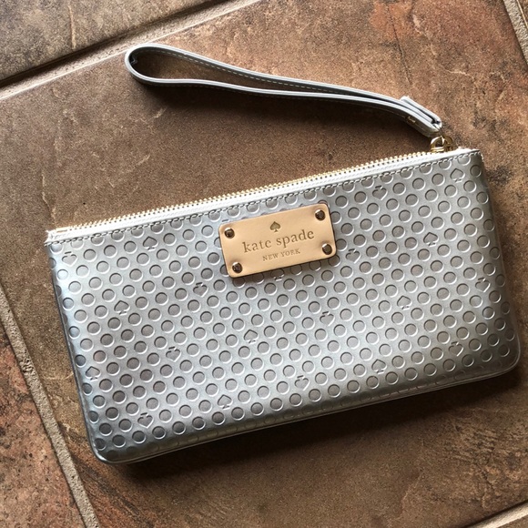kate spade Handbags - Kate Spade Wristlet ♠️